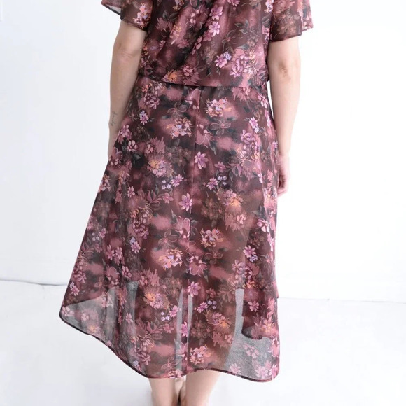 Vintage Maroon Floral Short Sleeve Flowy Midi Dress - Picture 4 of 14